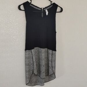 Xhilaration Black and White Blouse